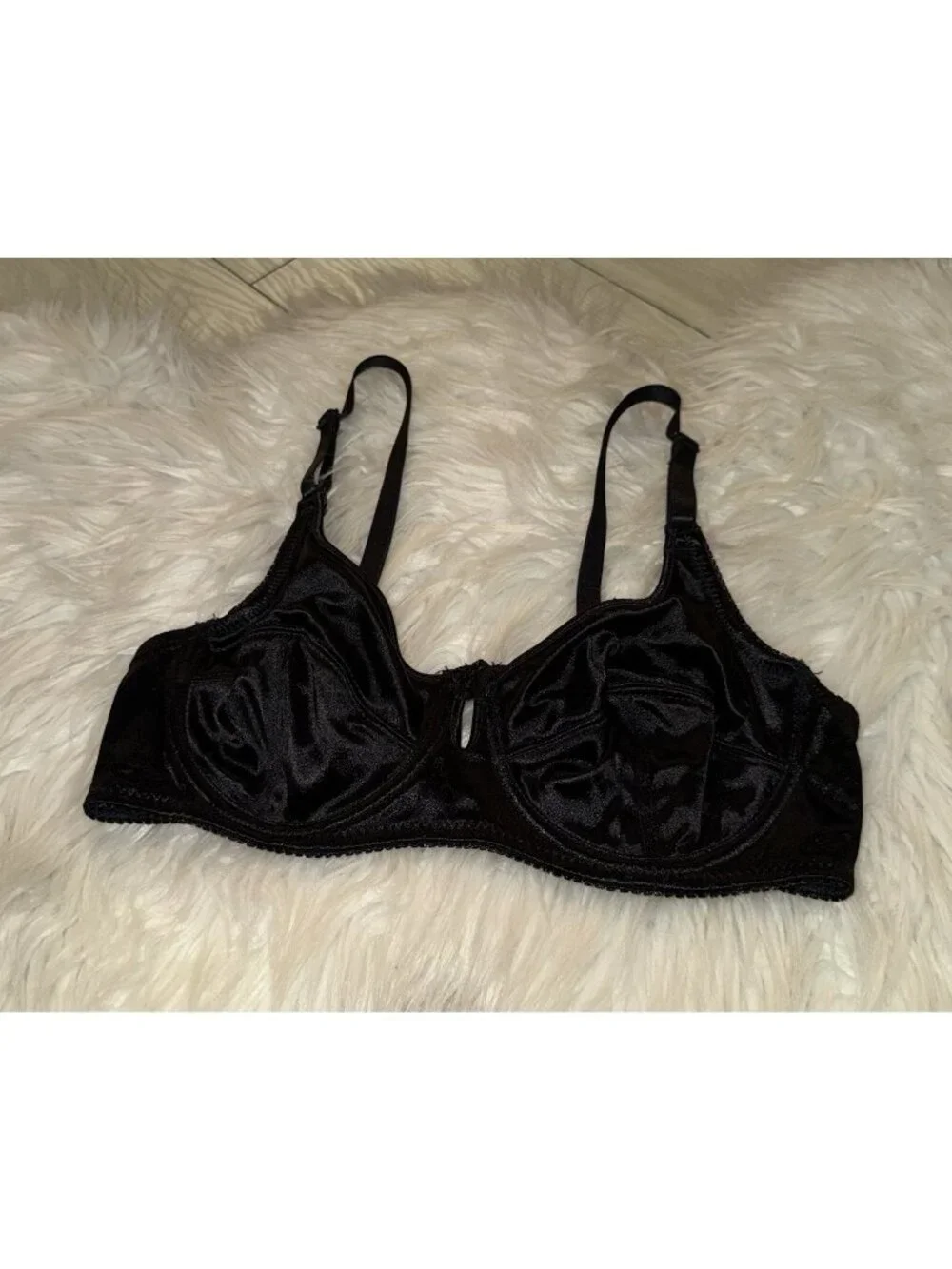 Jolie Second Skin Satin Bra Unlined Underwire Womens 34C Black